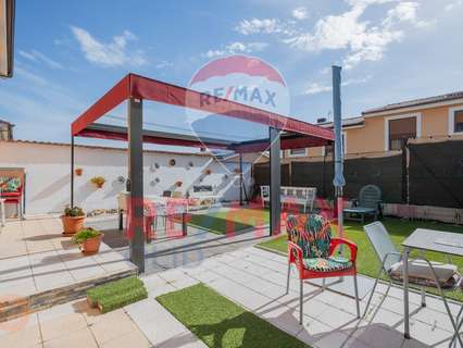 Chalet en venta en Fuensaldaña