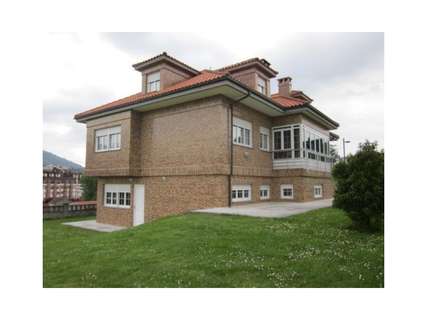 Villa en venta en Oviedo