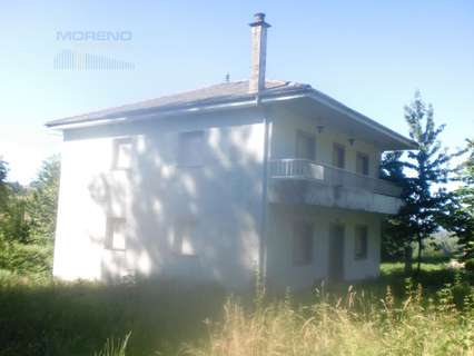 Casa en venta en Sarria, rebajada