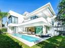 Villa en venta en Marbella zona The Golden Mile rebajada