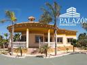 Chalet en venta en Catral