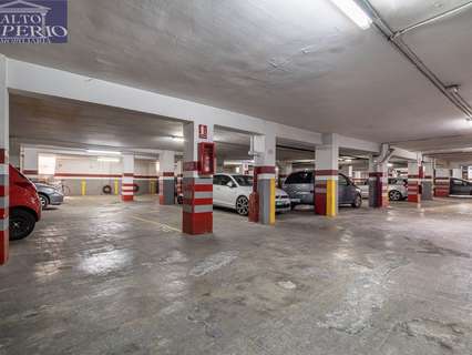Plaza de parking en venta en Granada, rebajada