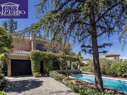 Chalet en venta en La Zubia