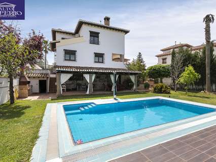 Chalet en venta en La Zubia