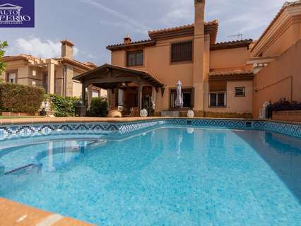 Chalet en venta en La Zubia