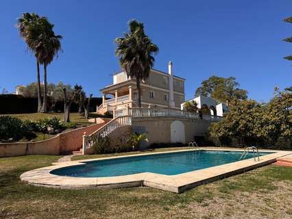 Villa en venta en Estepona