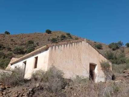 Casa rústica en venta en Vélez-Málaga