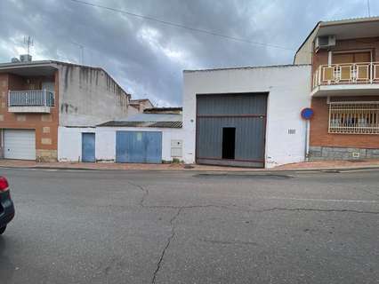 Nave industrial en venta en Villa del Prado, rebajada