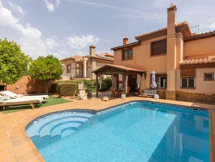 Chalet en venta en La Zubia