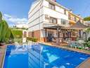 Chalet en venta en Jun