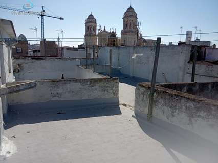 Edificio en venta en Cádiz, rebajado