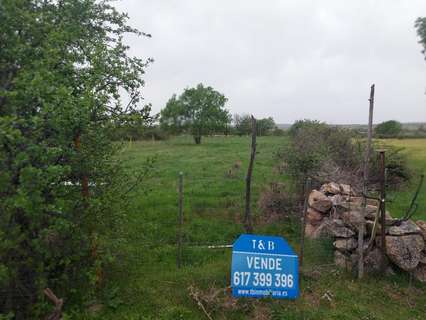 Parcela rústica en venta en Torrecaballeros