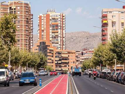 Local comercial en alquiler en Benidorm zona PUEBLO LEVANTE