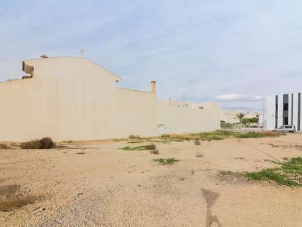 Parcela urbana en venta en Cox