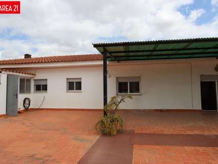 Edificio en venta en La Pobla de Vallbona
