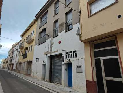 Edificio en venta en La Bisbal del Penedès