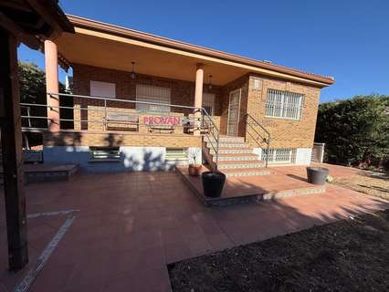 Chalet en venta en Torres de la Alameda rebajado