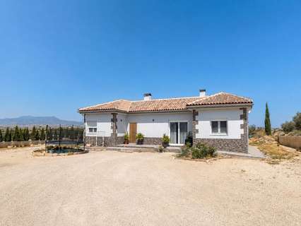 Casa en venta en El Pinós/Pinoso