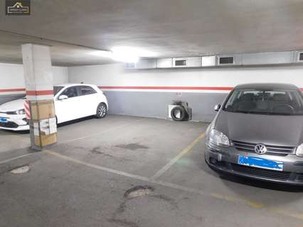 Plaza de parking en venta en Mataró, rebajada