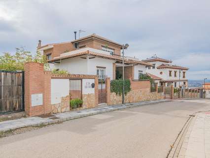 Chalet en venta en La Zubia