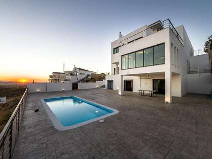 Chalet en venta en La Zubia