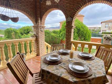 Chalet en venta en La Zubia