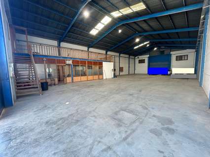 Nave industrial en venta en La Lantejuela