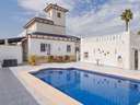 Villa en venta en Orihuela zona Cabo Roig
