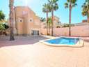 Villa en venta en Orihuela zona La Zenia