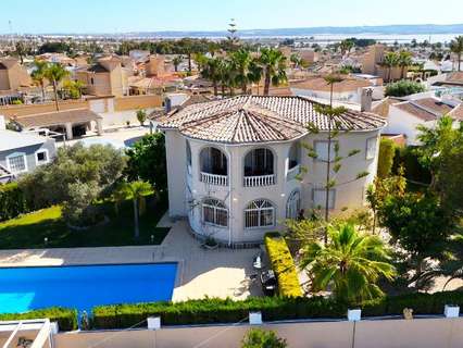 Villa en venta en Torrevieja zona La Siesta