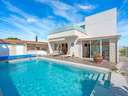 Villa en venta en Benijófar zona Costa Blanca