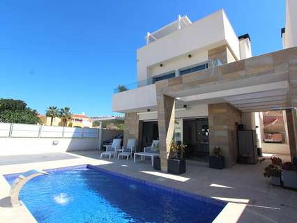 Villa en venta en Orihuela zona Villamartín