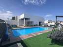 Villa en venta en Orihuela zona Villamartín