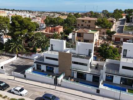 Villa en venta en Orihuela zona Villamartín