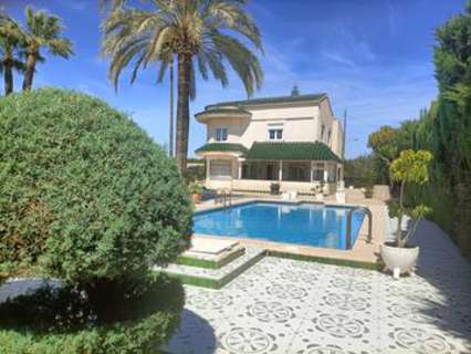 Villa en venta en Elche/Elx