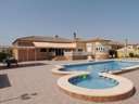 Villa en venta en Catral zona Catral