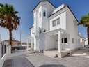 Villa en venta en San Fulgencio zona El Oasis