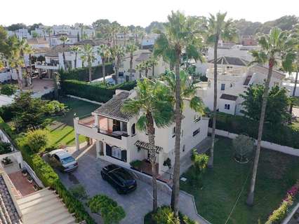 Villa en venta en Orihuela zona Villamartín