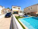 Villa en venta en Orihuela zona Los Dolses