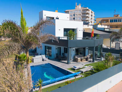 Villa en venta en Torrevieja zona Rosaleda