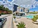 Villa en venta en San Miguel de Salinas zona Bellavista