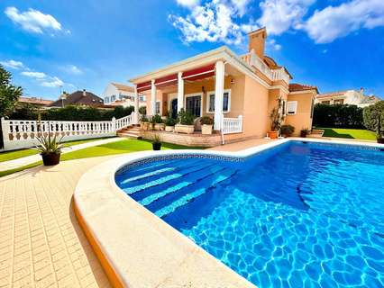 Villa en venta en Torrevieja zona La Mata