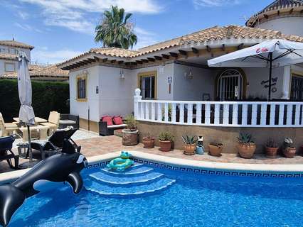 Villa en venta en Orihuela zona Villamartín