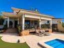 Villa en venta en Alicante zona Campoamor