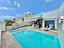 Villa en venta en San Miguel de Salinas zona Bellavista