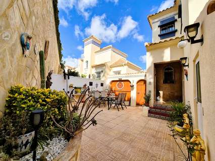 Villa en venta en Orihuela zona Villamartín
