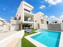 Villa en venta en Benijófar zona Costa Blanca