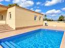 Villa en venta en Catral zona Costa Blanca