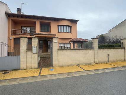 Chalet en alquiler en Larraga