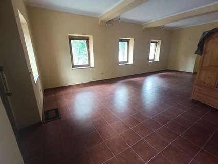 Planta baja en venta en Teverga